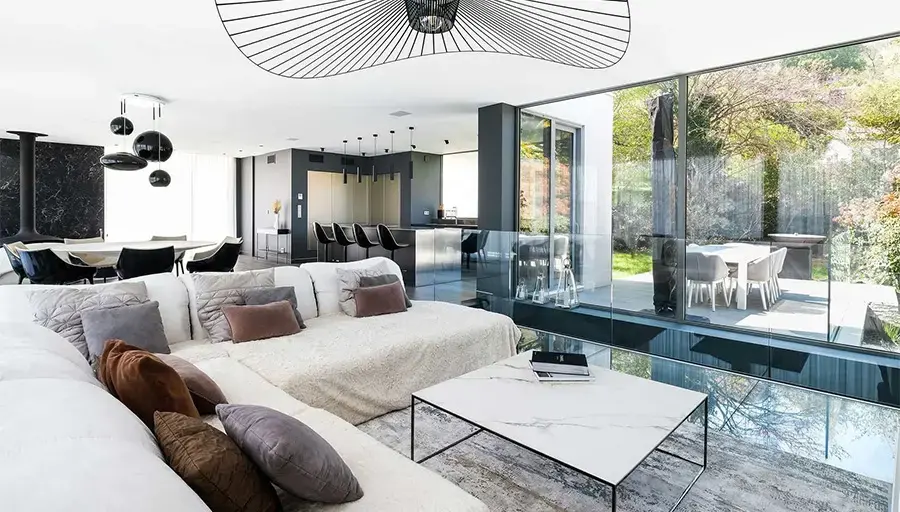 Villa Dekorasyonu İçin Lüks Mobilya Rehberi: Özel Üretim ve Premium Çözümler