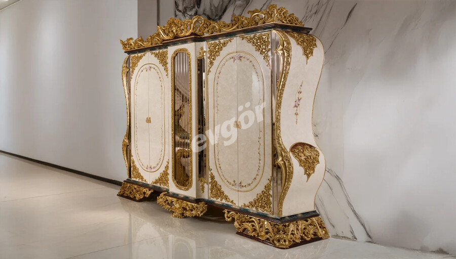 Hümeyra Varaklı Klasik Gardırop