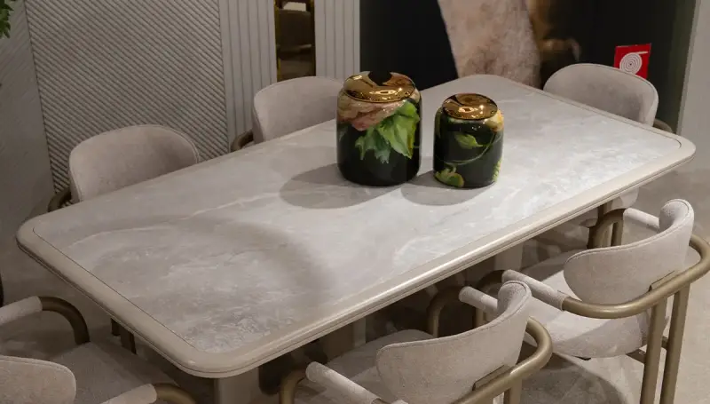Marlin طاولة طعام فاخرة