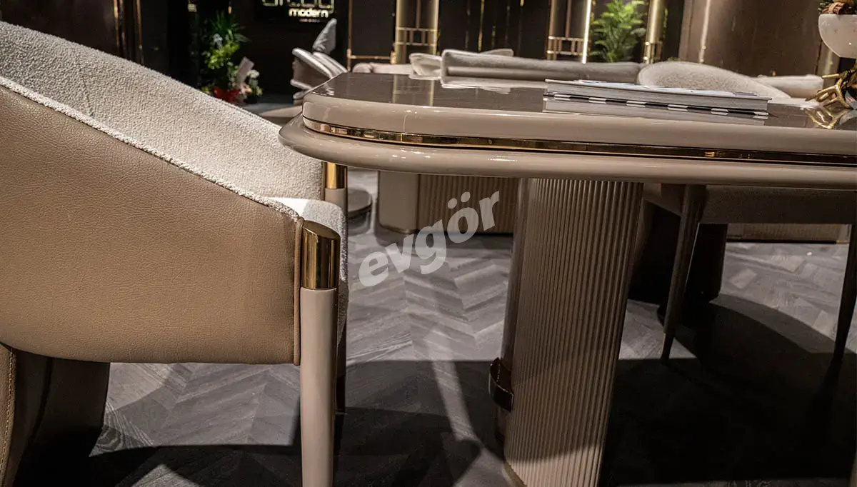 Avensis Luxury Dining Room