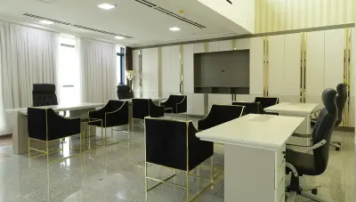 Bland Modern Office Furniture