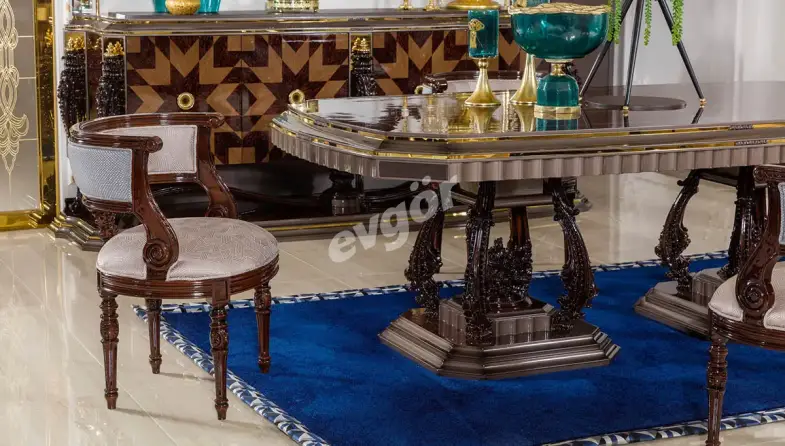 Crown Desenli Klasik Sandalye - 1