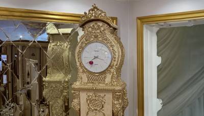 Arianna Classic Standing Clock - 4