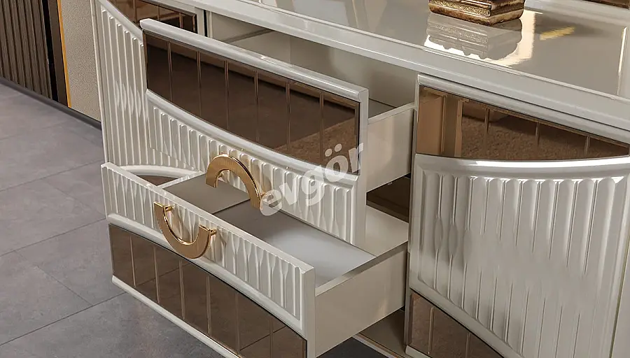 Balena Luxury Bedroom - 5