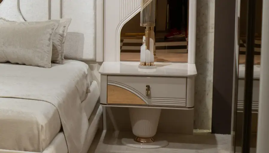 Bella Luxury Bedroom - 6