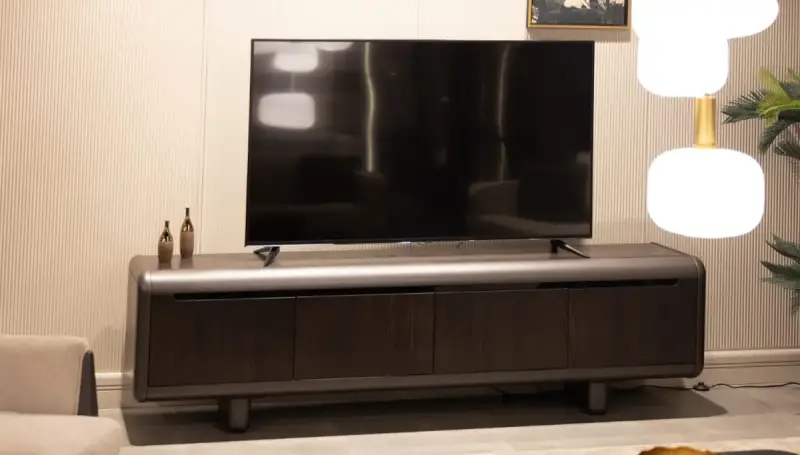 Castel Modern TV Stand