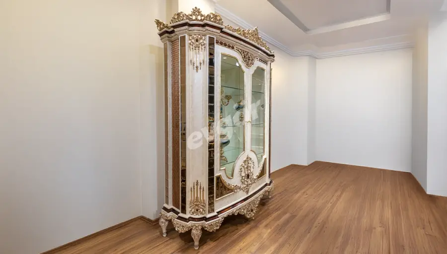 Empire Klasik Vitrin - 1
