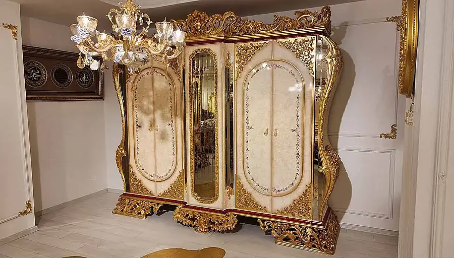 Humeyra Red Classic Wardrobe - 1