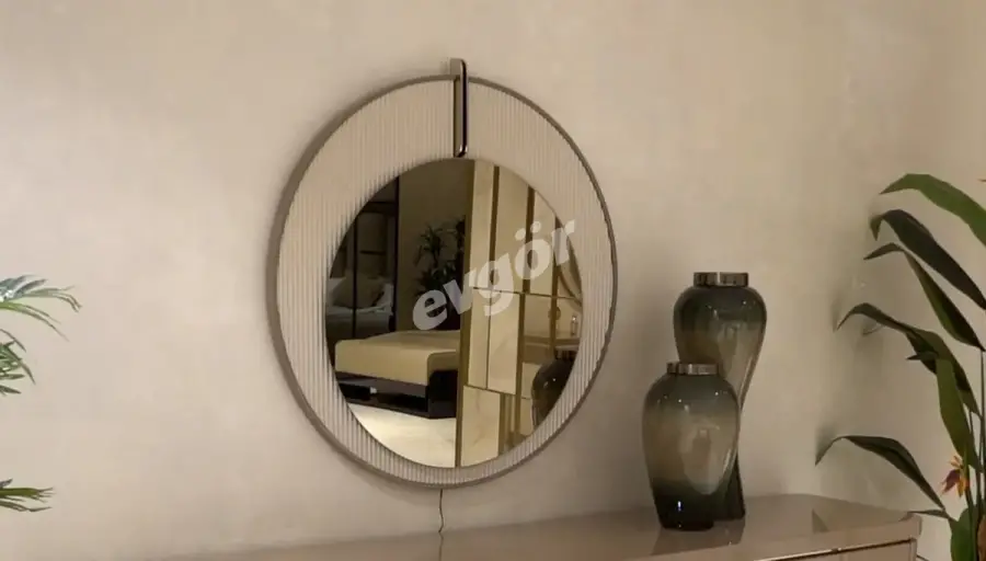 Larissa Modern Console Mirror - 1