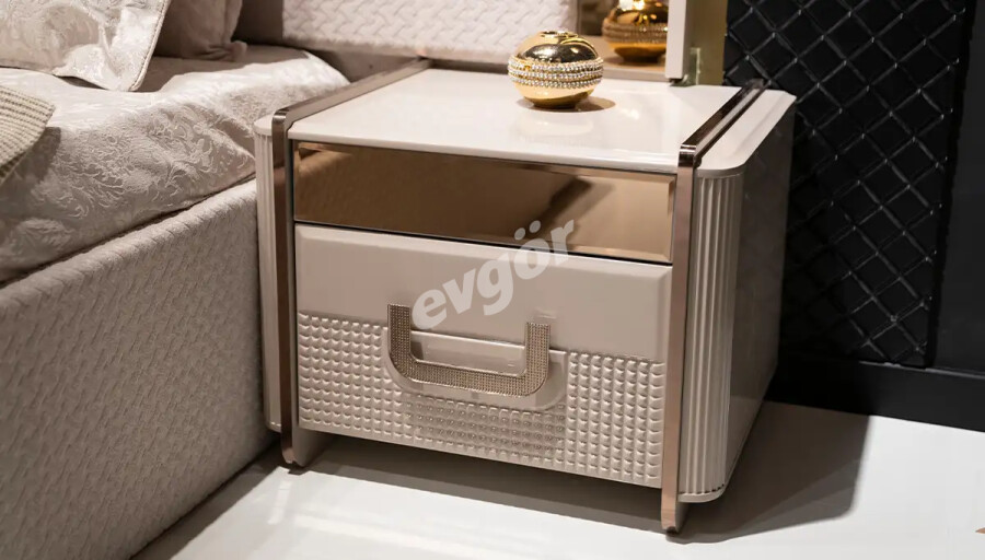 Lazare Lüks Komodin