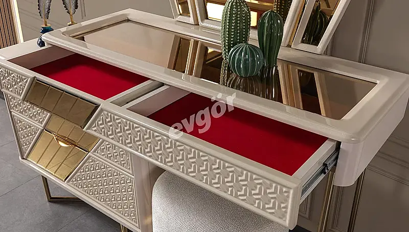 Molden Luxury Bedroom - 4