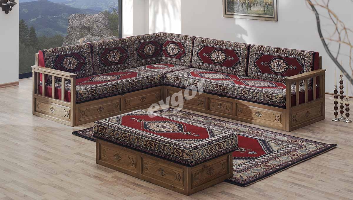 Parga Carved Cedar Corner