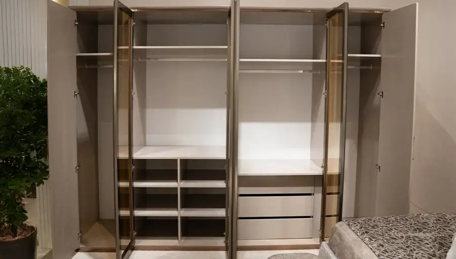 Roma Luxury Bedroom - 4