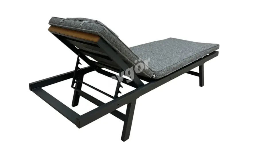Tura Garden Lounger - 1