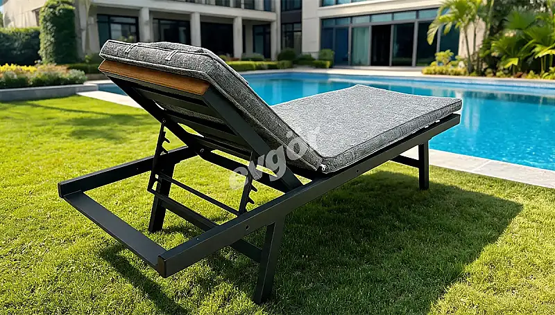 Tura Garden Lounger
