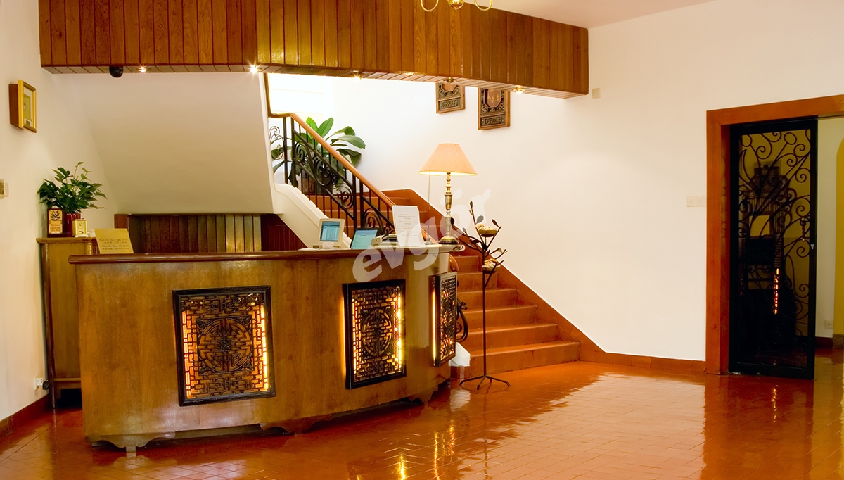 Vasilya Staircase Decoration