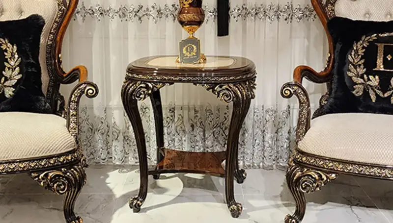 Eftelya Table D'appoint Classique En Noyer