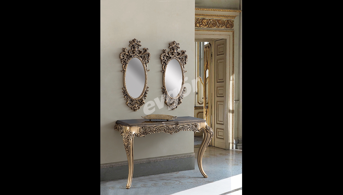 Longe Classique Dresser Set