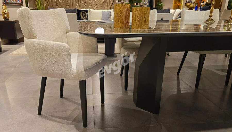 Sandra Lüks Sandalye