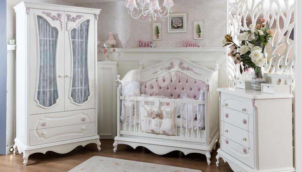 Gül Klasik Bebek Odası
