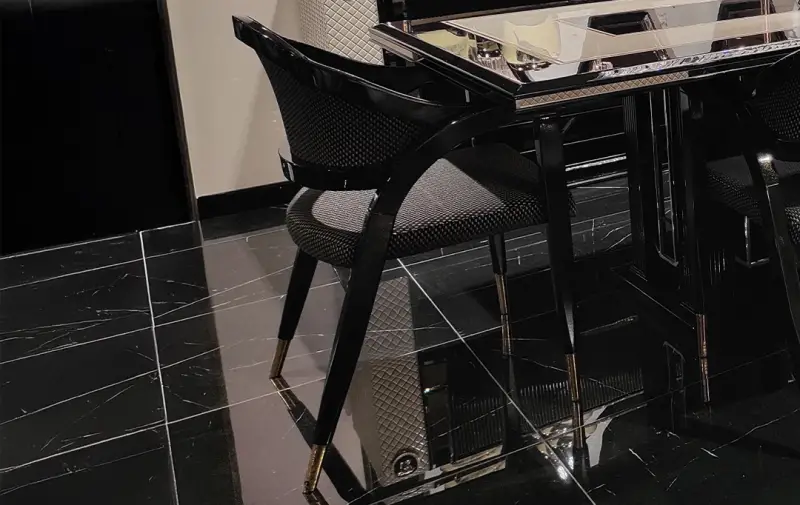 Sarah Lüks Sandalye